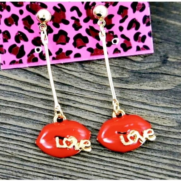 Gold red crystal love lips drop earrings with silver post - Picture 2 of 11